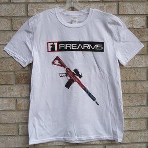 GILDAN Brand new White T-shirt soft style.